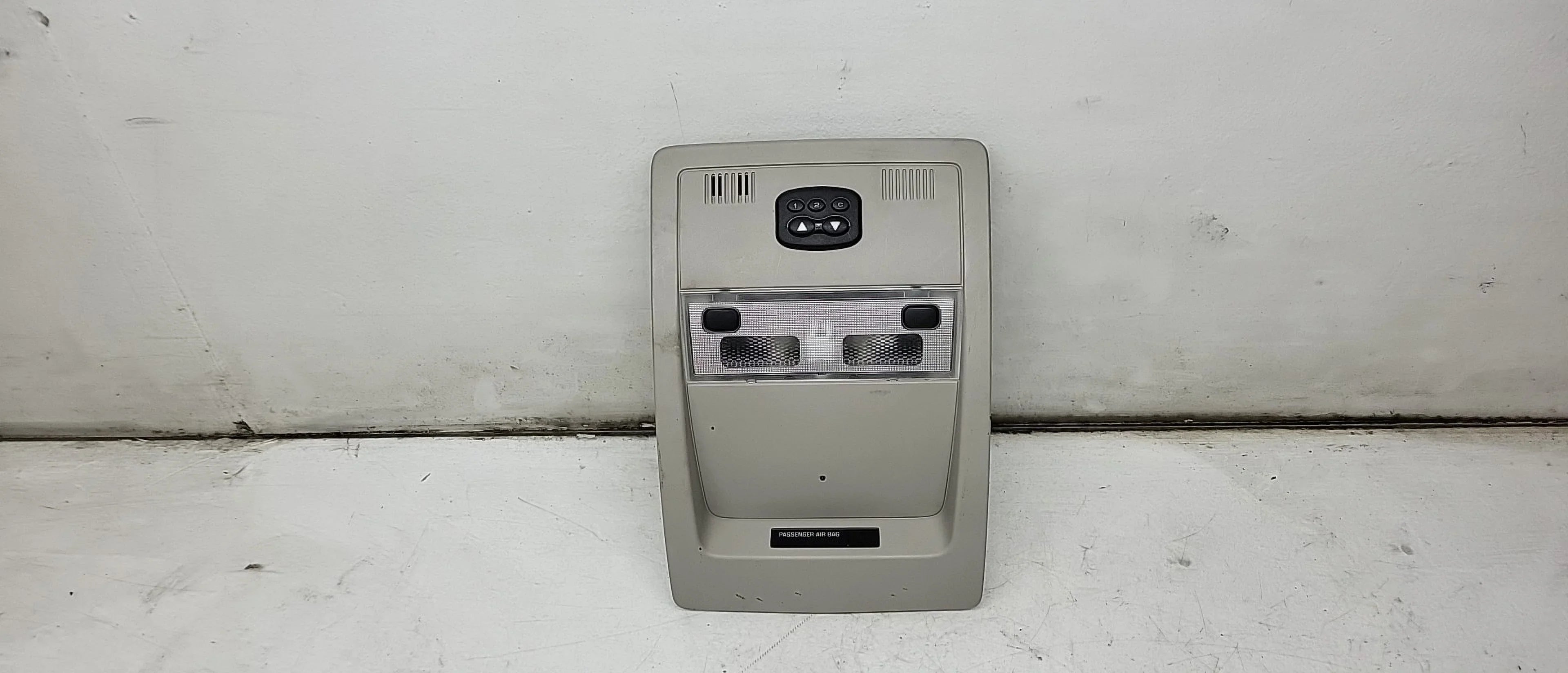 Premium Pre-Owned 07 2007 GMC Yukon Overhead Roof Console with Sunroof Controls OEM (Good) - Great Deal!